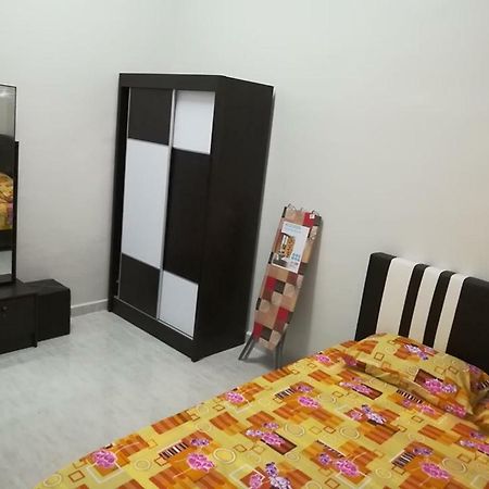 קואלה טרנגאנו Homestay Damai Yusmila מראה חיצוני תמונה